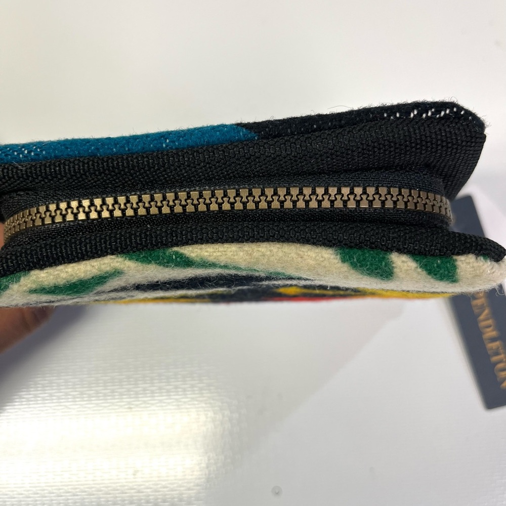 Pendleton Multicolor Geometric Wallet - Picture 3 of 3
